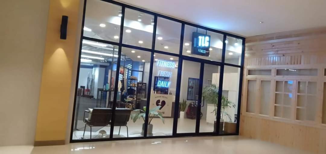 One Uptown Opposite Of Grandhyatt Hotel Manila Taguig City Luaran gambar